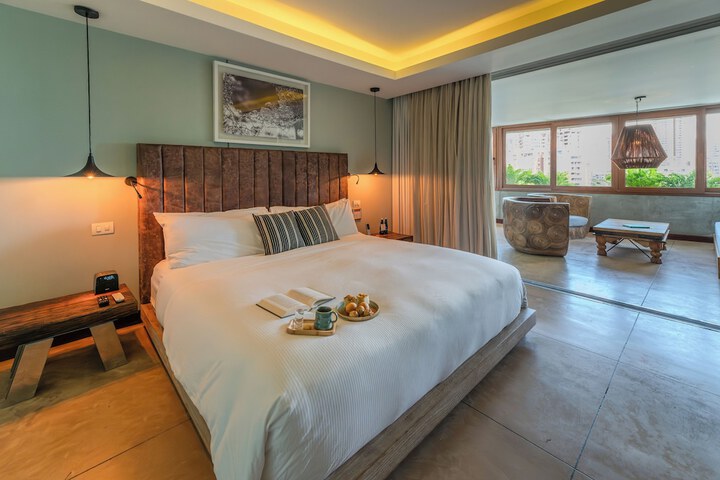 Room 20 of 49
