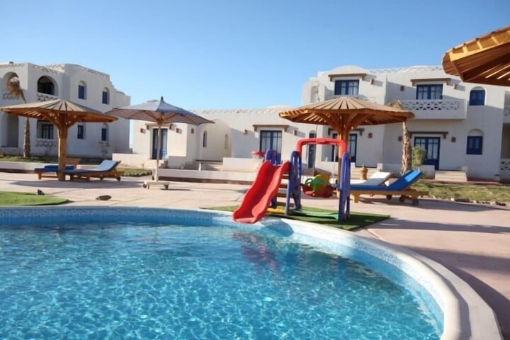Pool 10 of 31