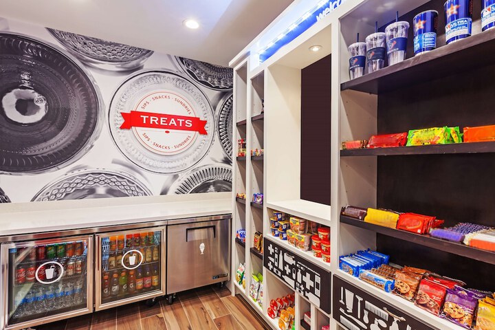 Snack bar