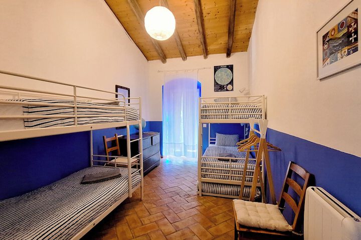 Room 12 of 121