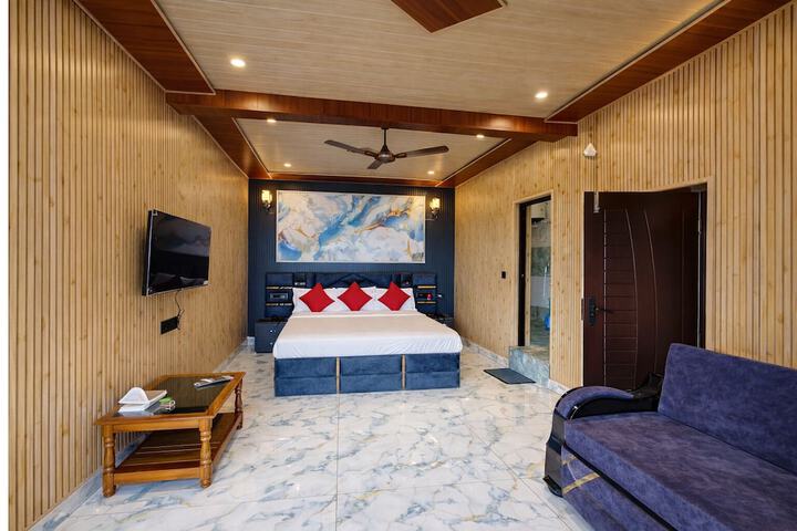 Room 10 of 31