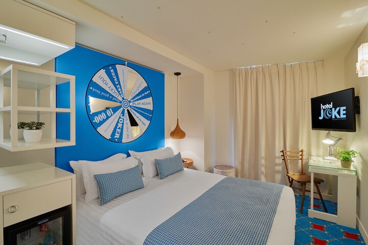 Room 8 of 60