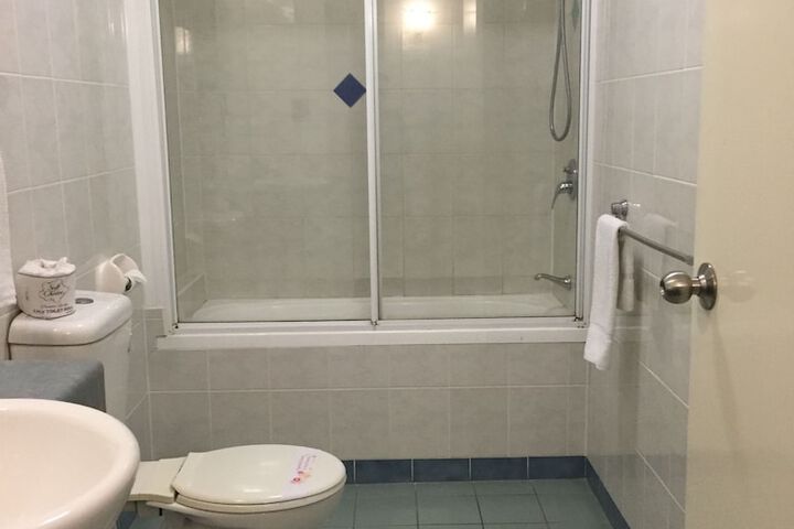 Room 51 of 69