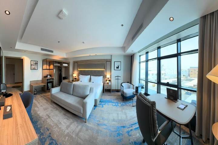 Room 33 of 86