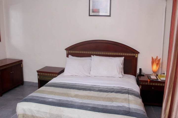 Room 5 of 17