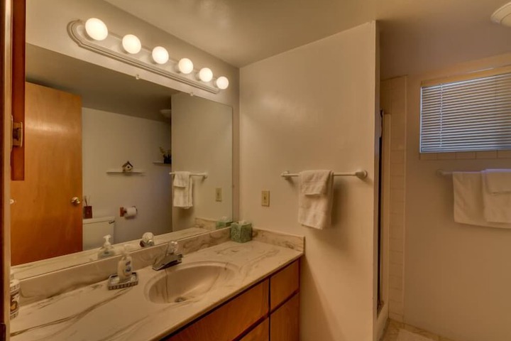 Room 16 of 22
