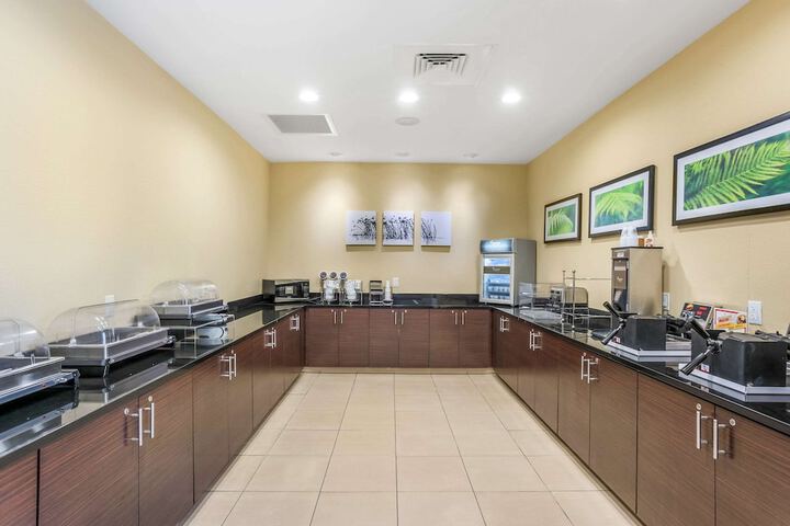 Breakfast area