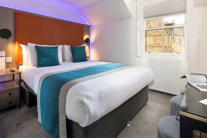 Room 123 of 163