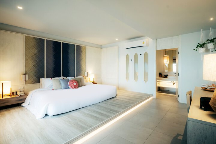 Room 30 of 128