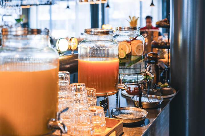 Breakfast/Coffee Service 126 of 317