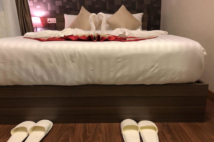 Room 10 of 29