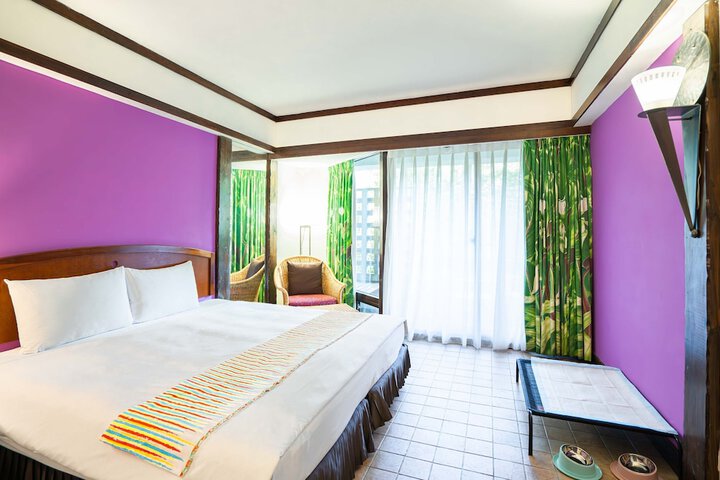Room 51 of 217