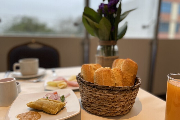 Breakfast/Coffee Service 55 of 63