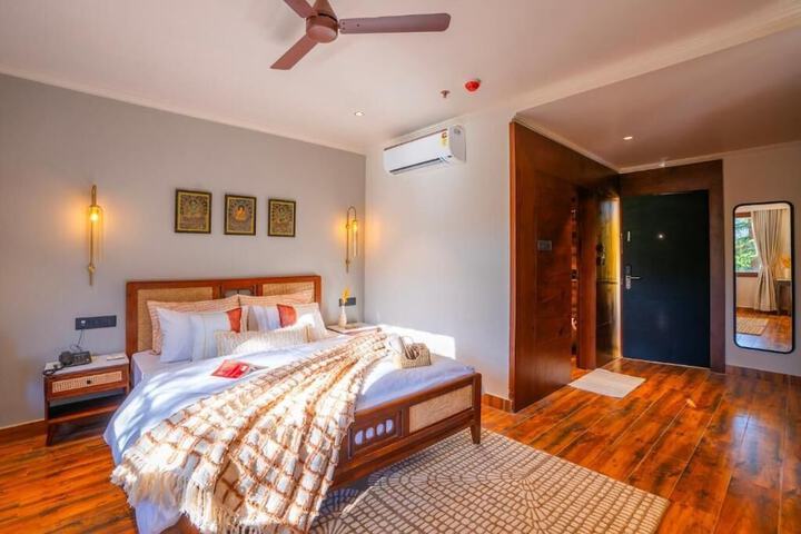 Room 16 of 92