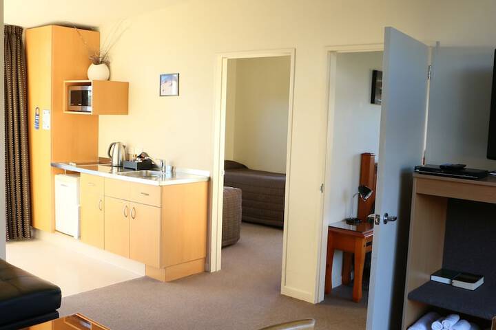 Room 37 of 77