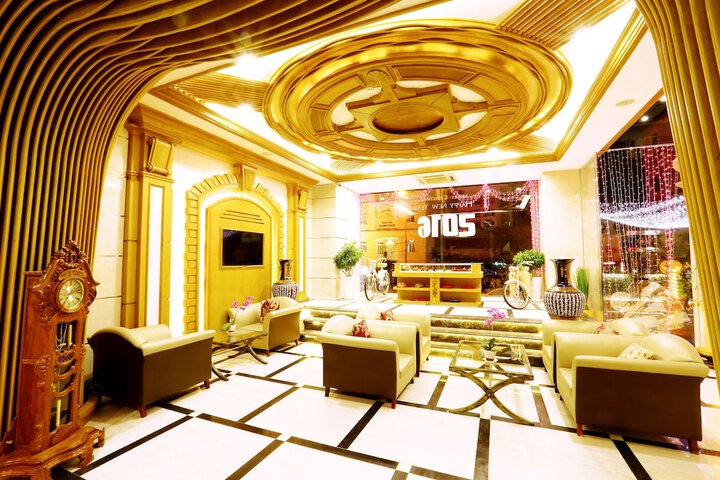 Entrance & Lobby