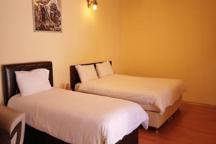 Room 2 of 78