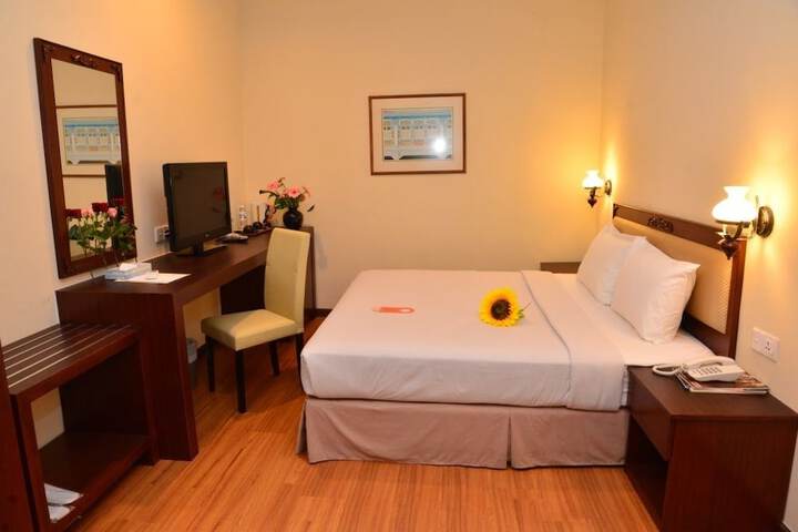 Room 4 of 61