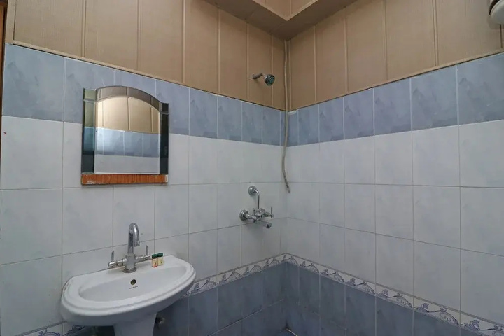 Room 8 of 13