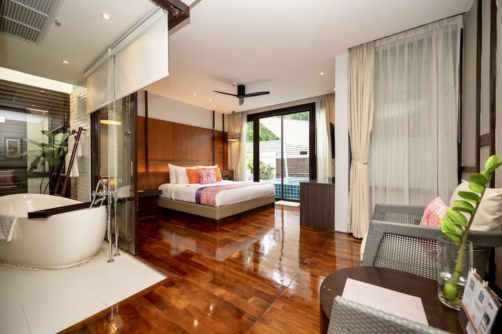 Room 12 of 73