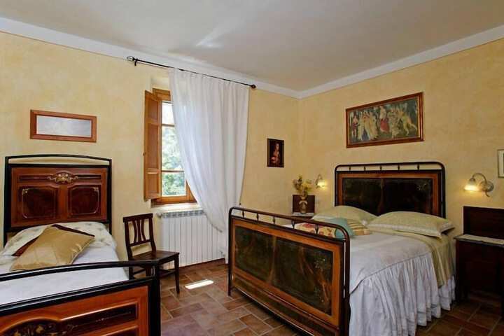 Room 13 of 73