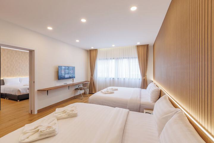 Room 17 of 38
