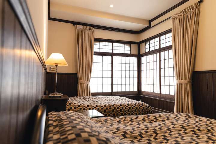 Room 5 of 48