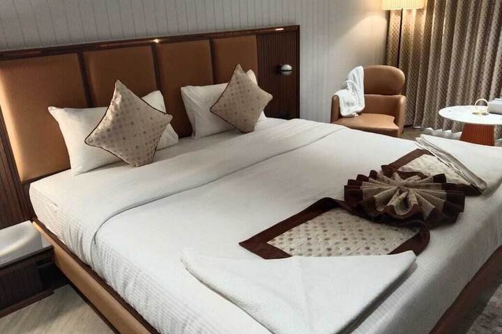 Room 4 of 31