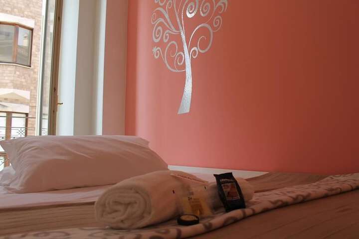 Room 2 of 22