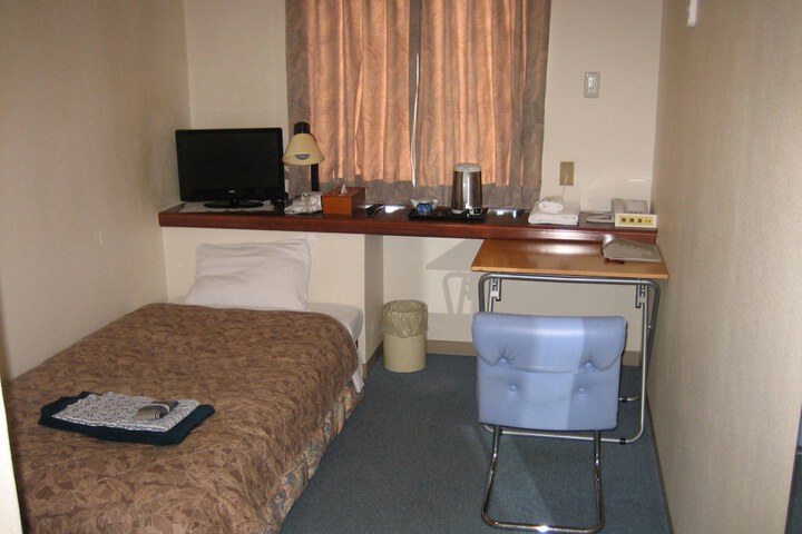 Room 8 of 48