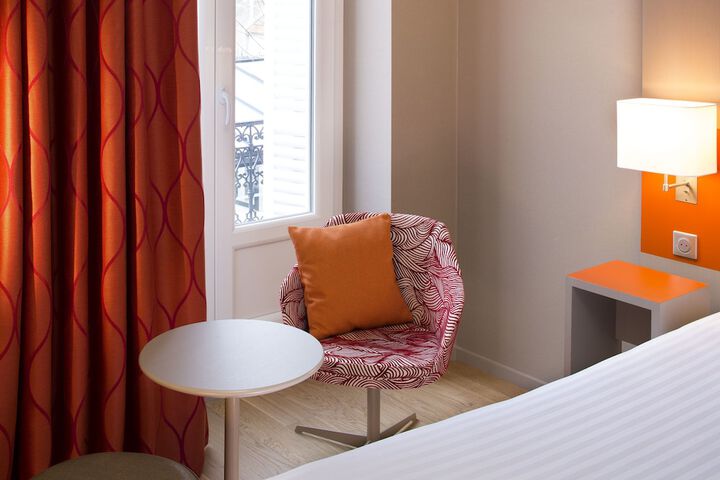 Room 12 of 36
