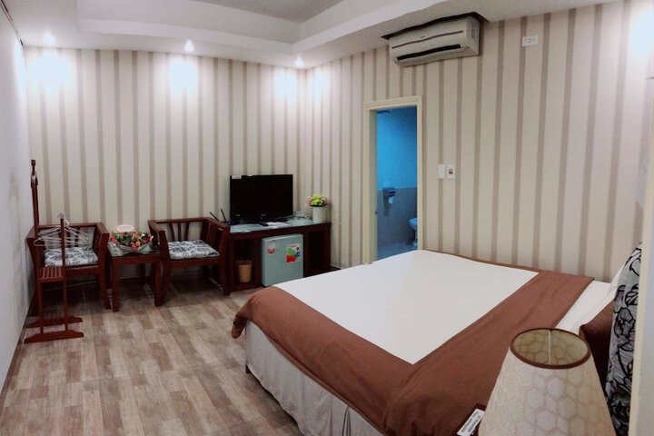 Room 14 of 28