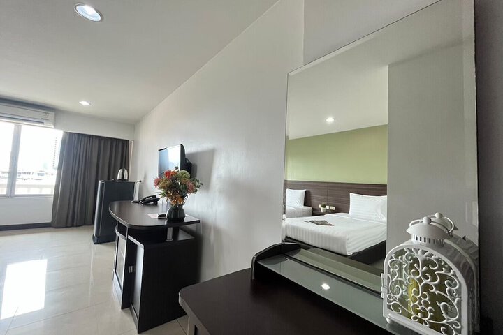 Room 16 of 46