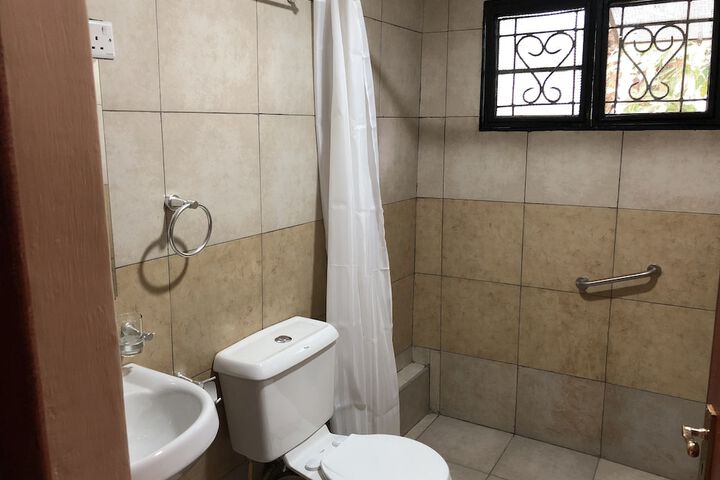 Room 18 of 32