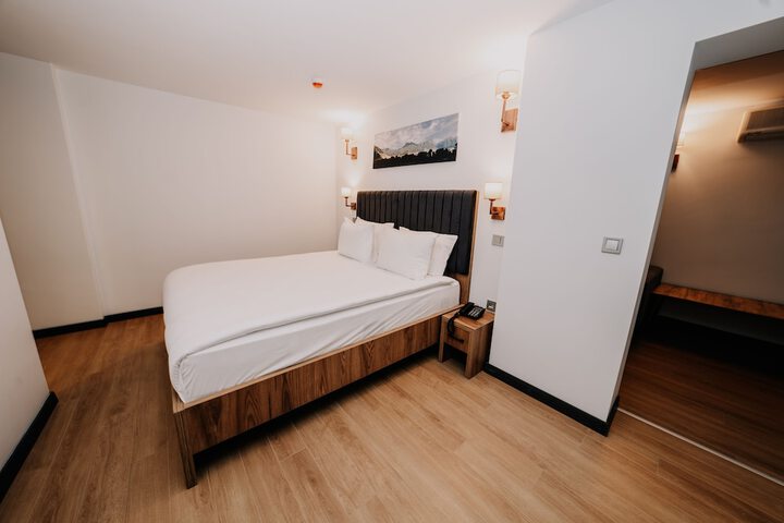 Room 5 of 21