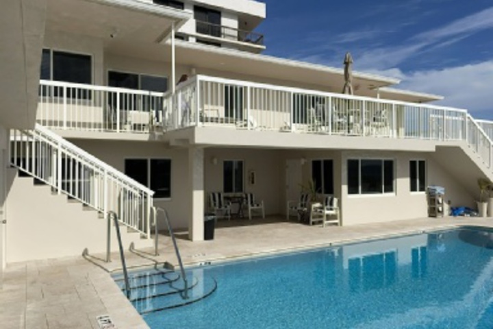Sundeck 22 of 695