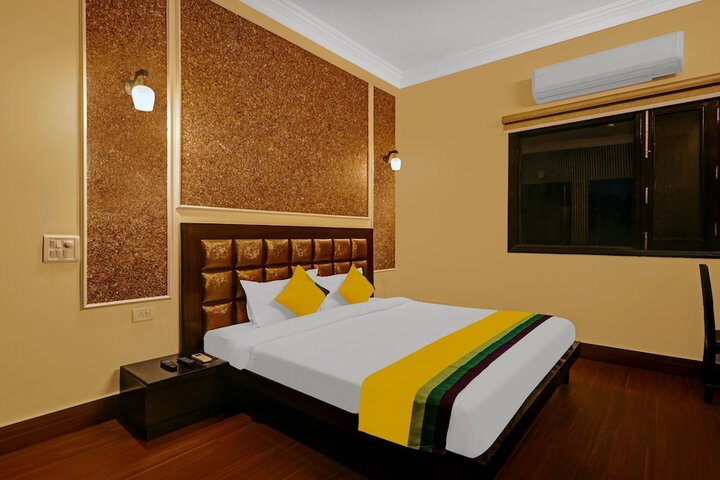 Room 8 of 27