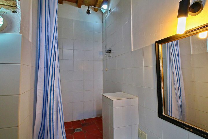 Room 48 of 131