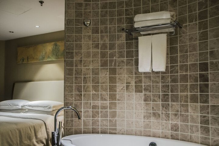 Room 8 of 41