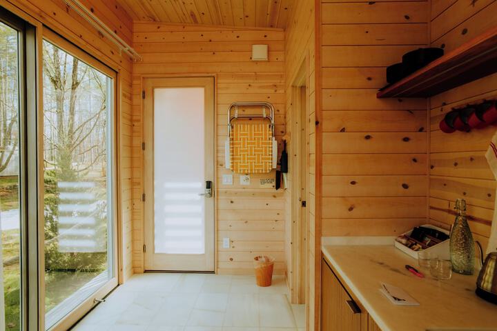 Room 3 of 64