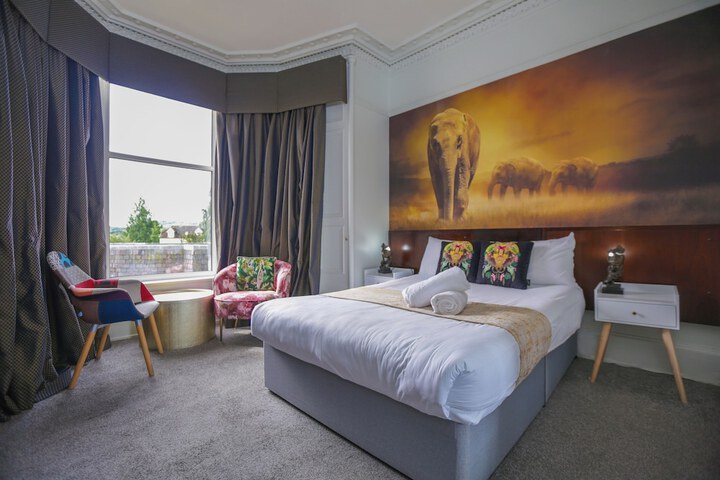 Room 15 of 33