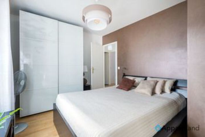 Room 13 of 34