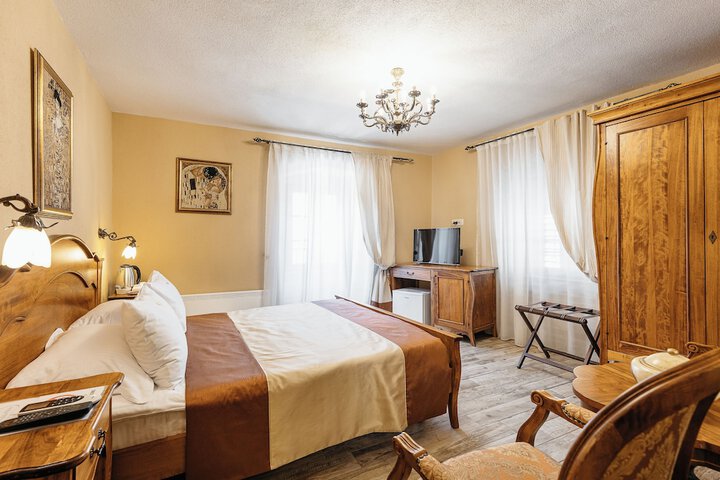 Room 42 of 59