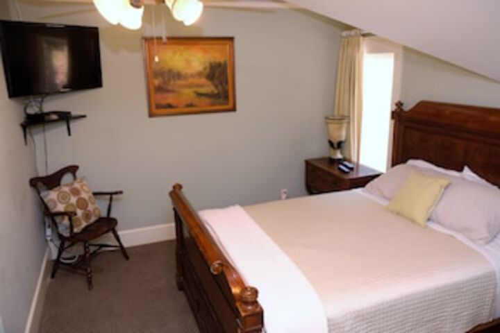 Room 46 of 252