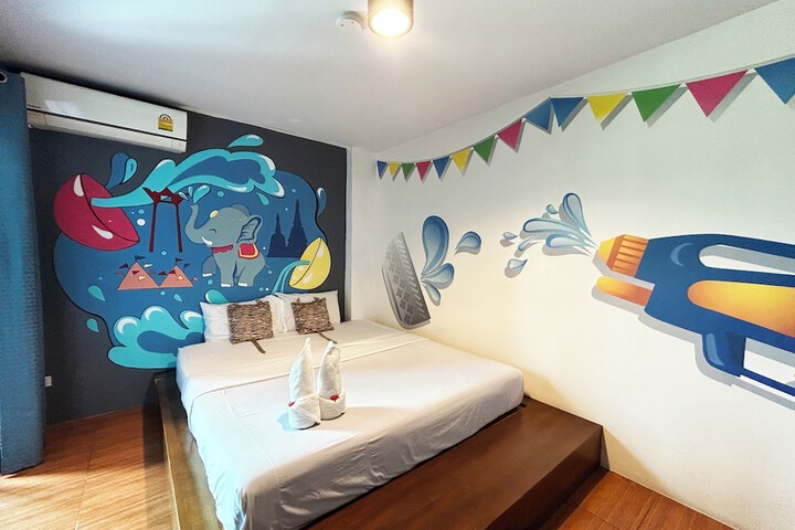 Room 25 of 82