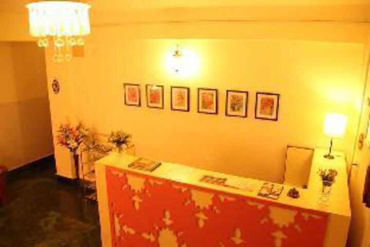 OYO Hotel Pink Door