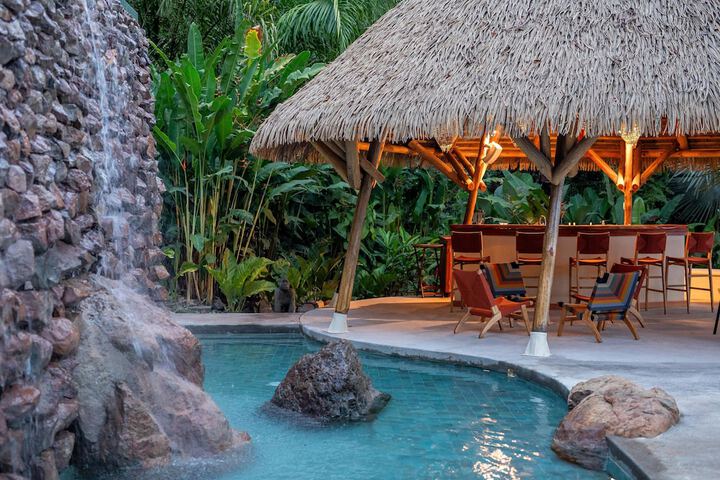 Hotel Pool