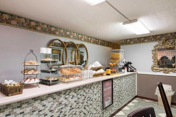 Breakfast/Coffee Service 5 of 12