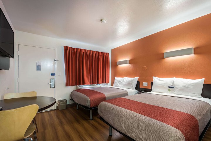 Room 34 of 75