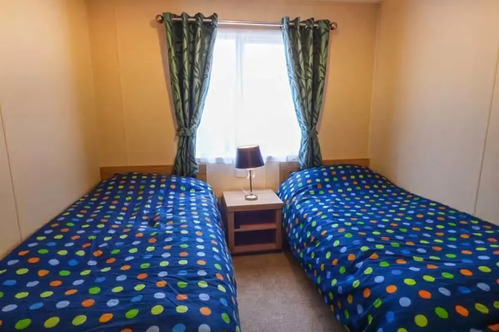 Room 2 of 11